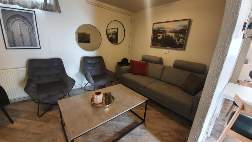 North Inn - Guesthouse And Cabin 아퀴레이리 외부 사진