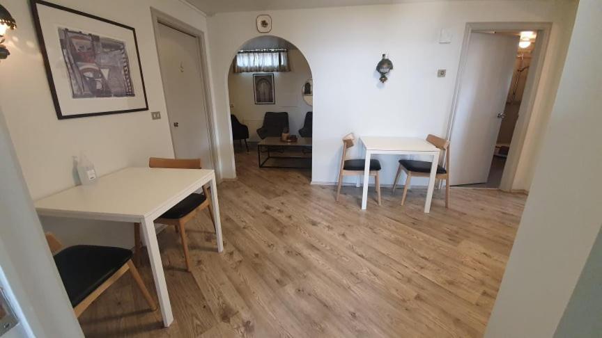 North Inn - Guesthouse And Cabin 아퀴레이리 외부 사진