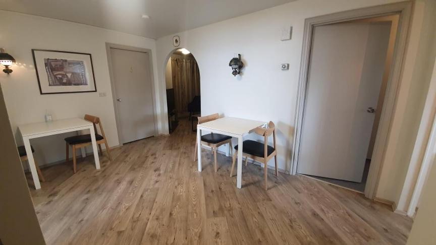 North Inn - Guesthouse And Cabin 아퀴레이리 외부 사진