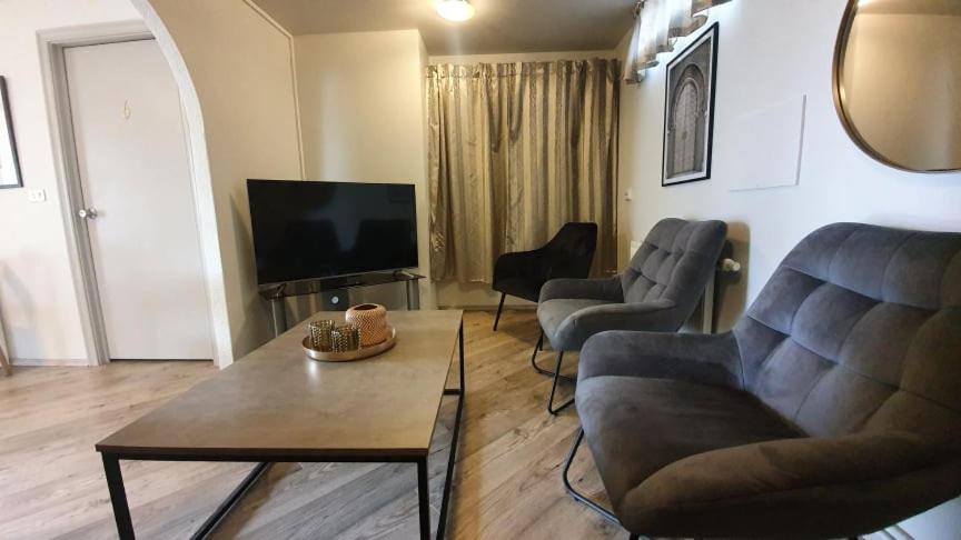 North Inn - Guesthouse And Cabin 아퀴레이리 외부 사진